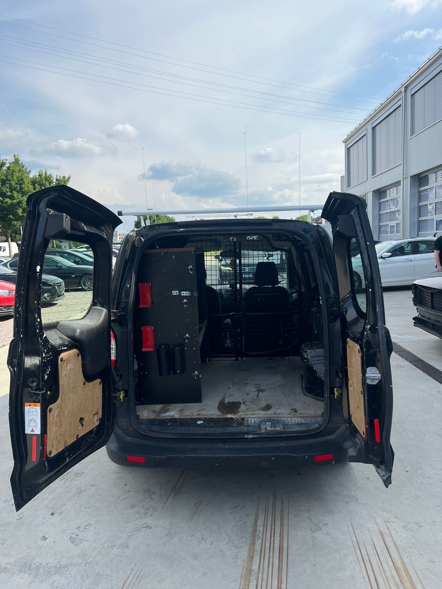 FORD Transit Courier Van 1.0 EcoBoost Ambiente-image-6