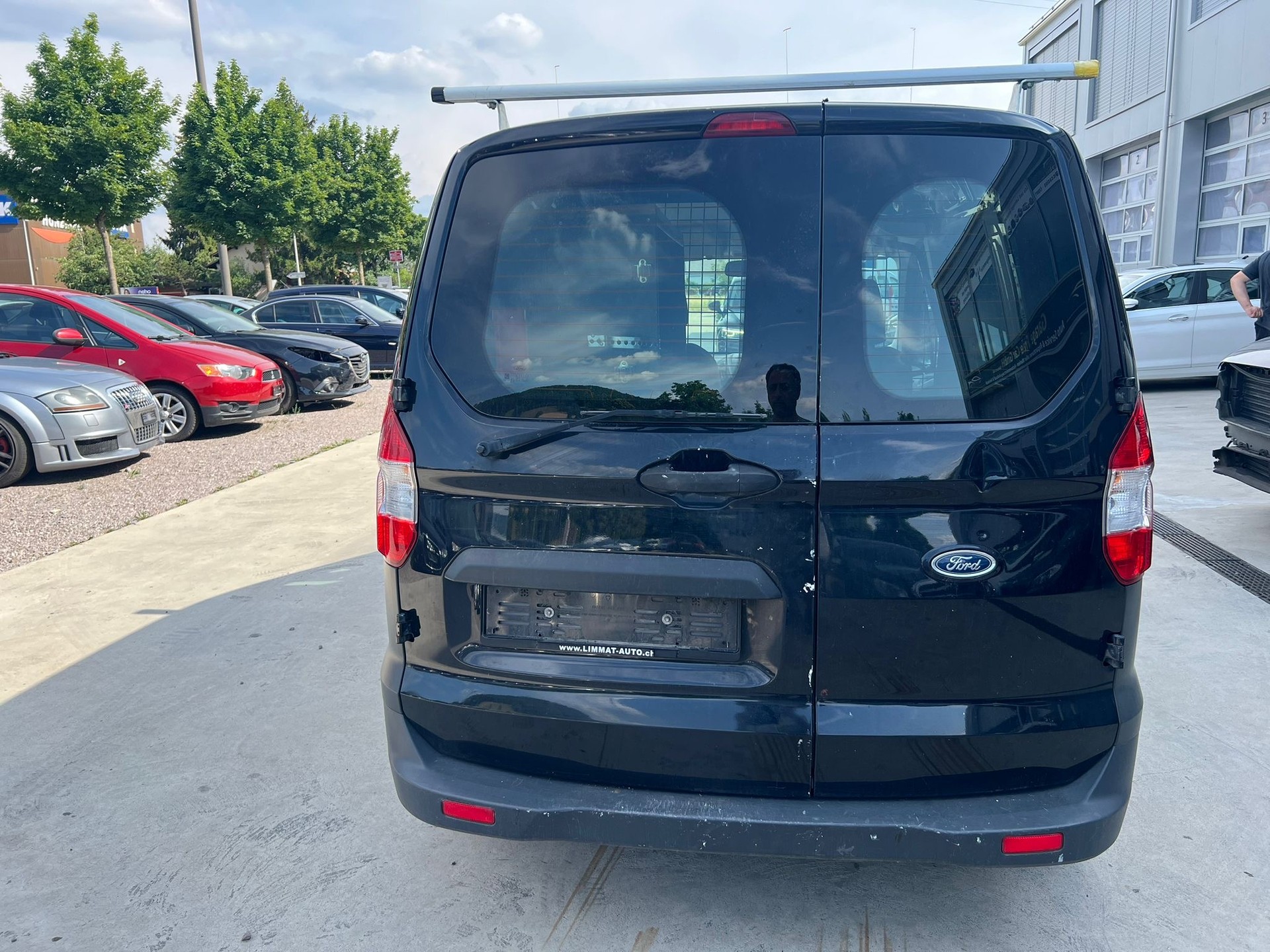 FORD Transit Courier Van 1.0 EcoBoost Ambiente-image-3