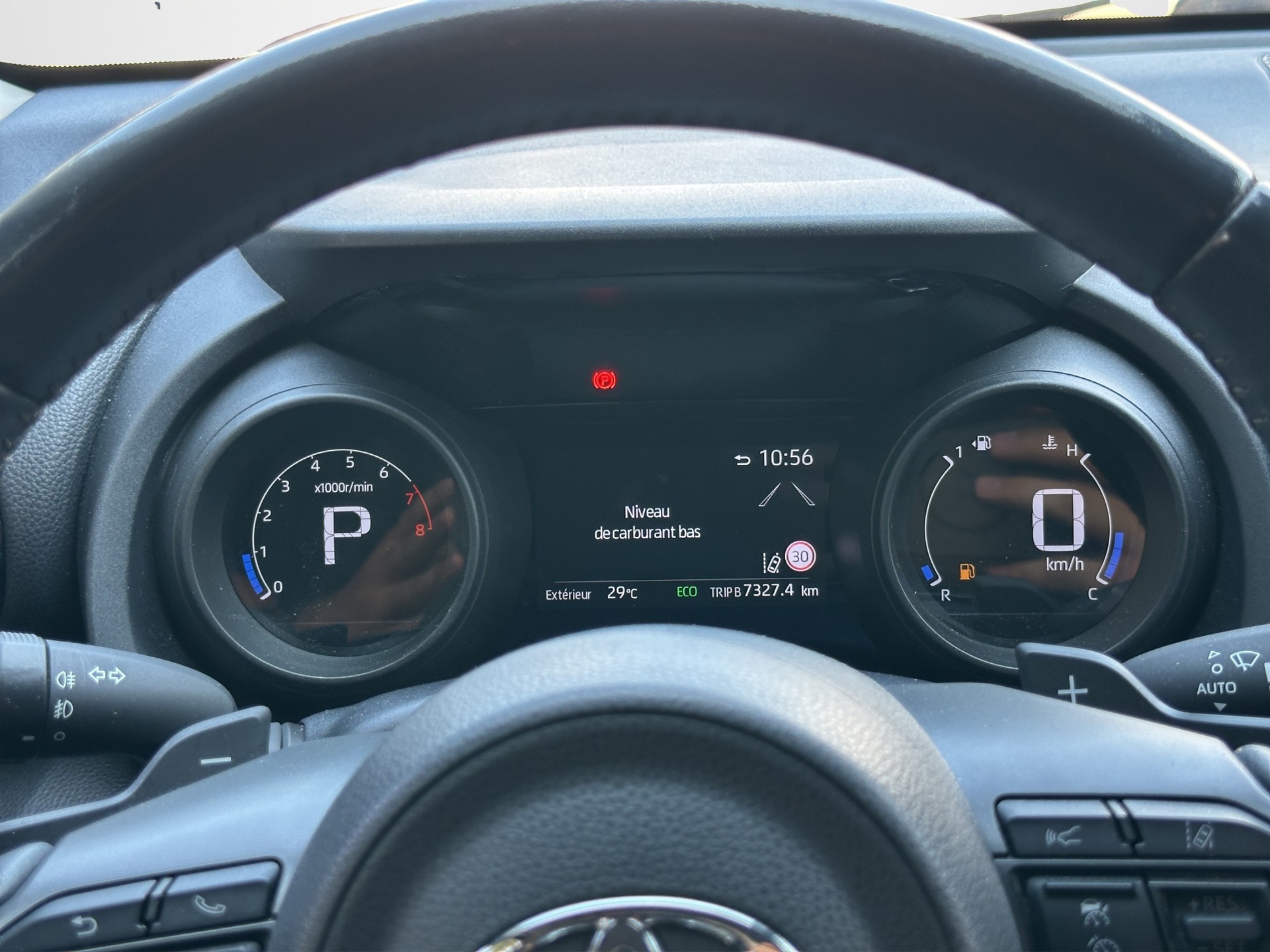 TOYOTA Yaris 1.5 Trend CVT-image-12