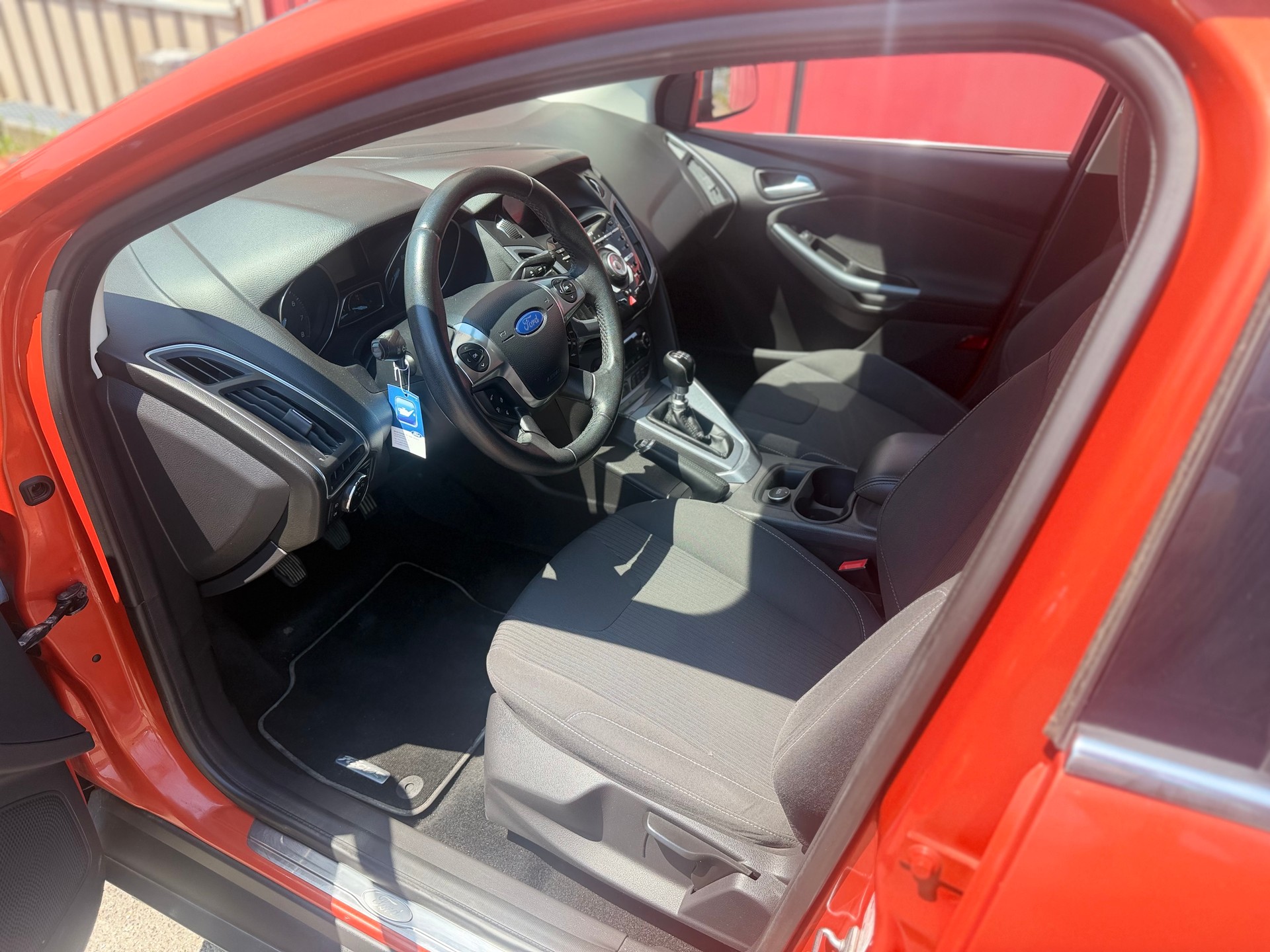 FORD Focus 1.0 SCTi Titanium-image-9
