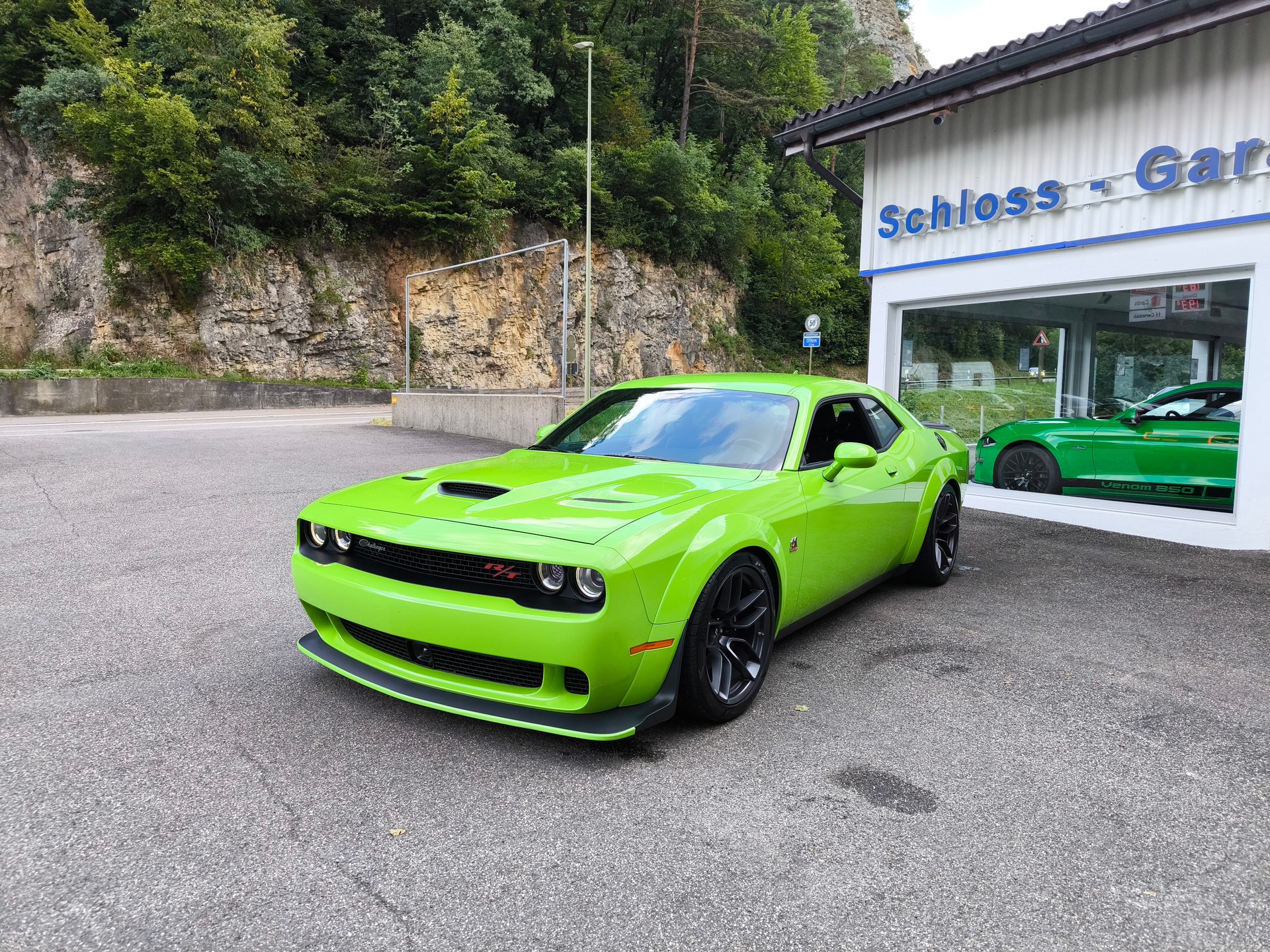 DODGE Challenger R/T Scat Pack Widebody-image-5