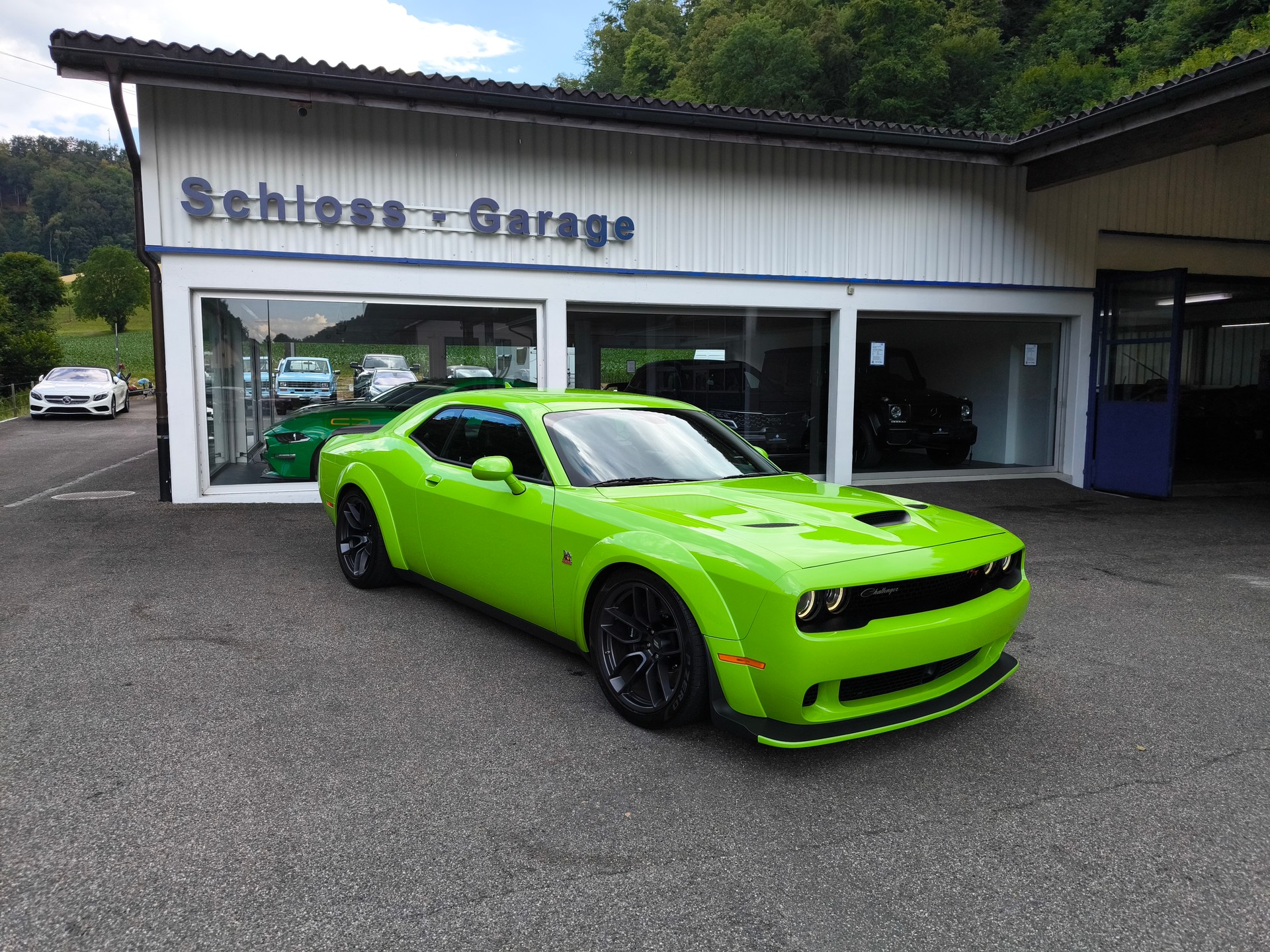 DODGE Challenger R/T Scat Pack Widebody-image-0