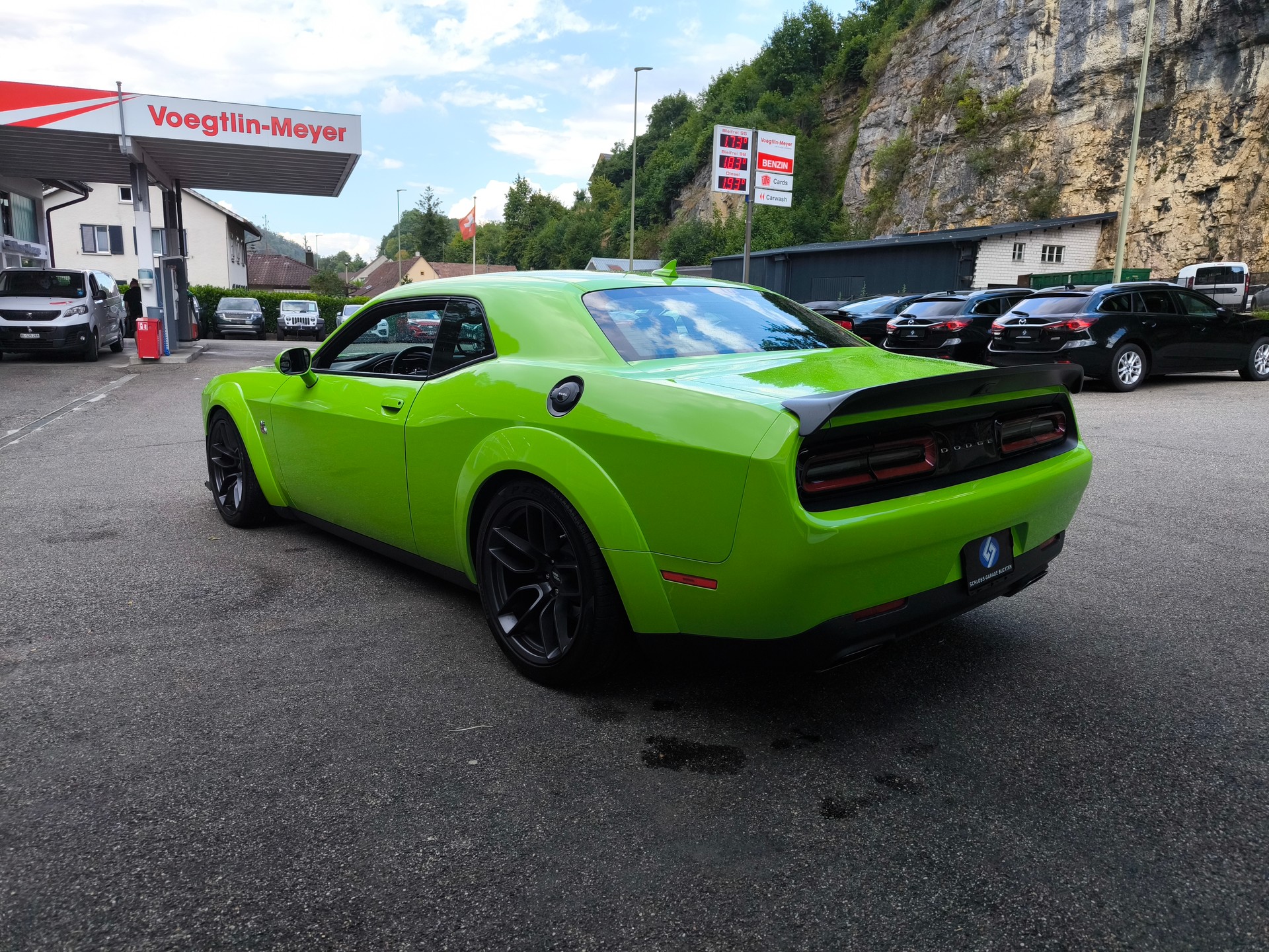 DODGE Challenger R/T Scat Pack Widebody-image-9