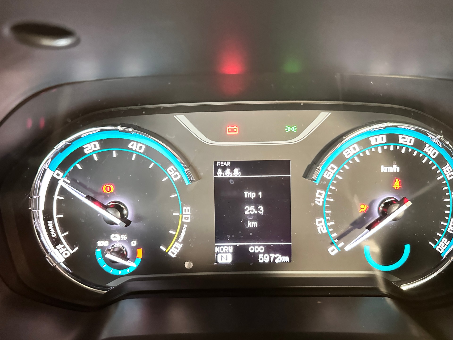 MAXUS T90 EV-image-9