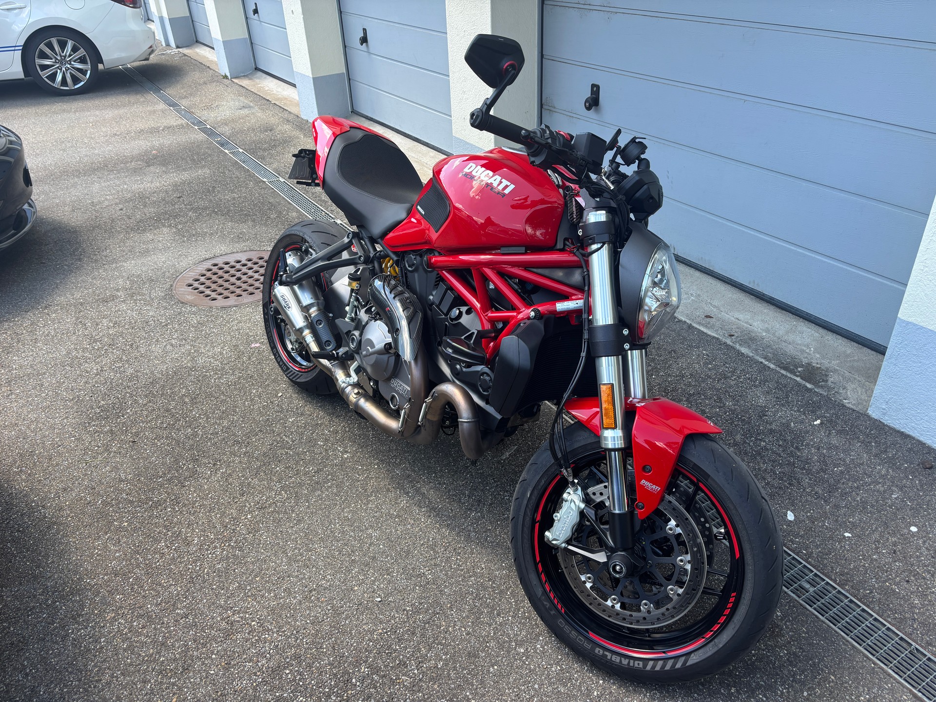 DUCATI MONSTER 821 ABS