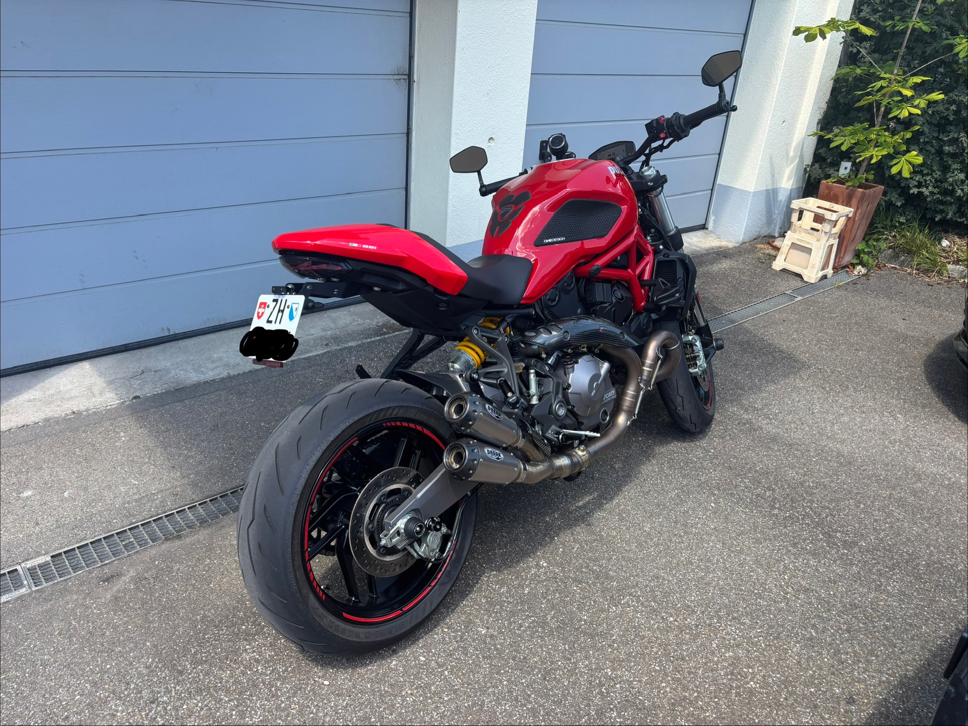 DUCATI MONSTER 821 ABS-image-2