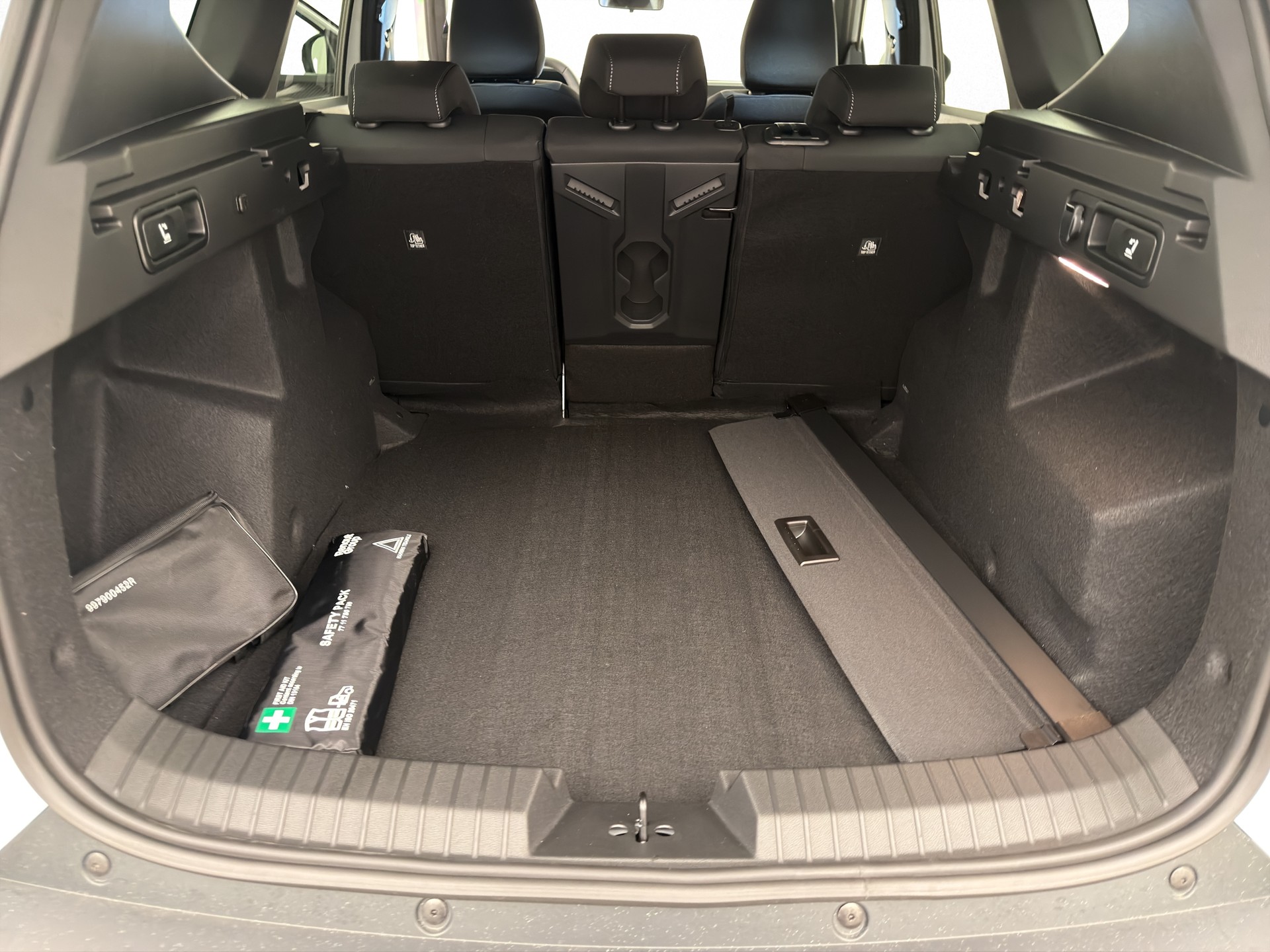 DACIA Bigster 1.2 Hybrid Journey 4WD-image-12