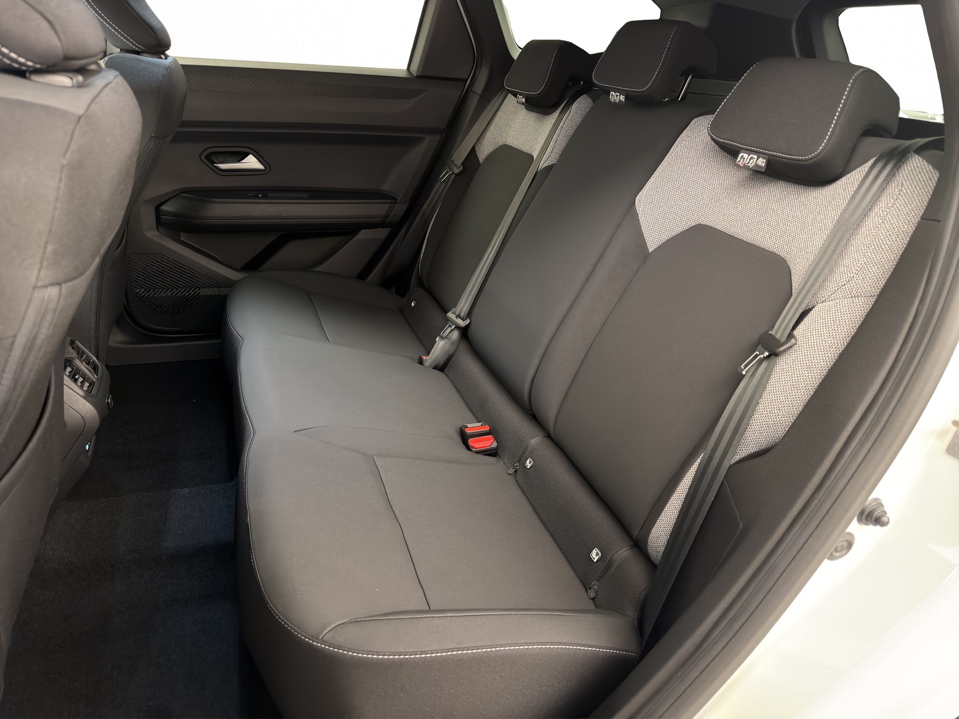 DACIA Bigster 1.2 Hybrid Journey 4WD-image-11