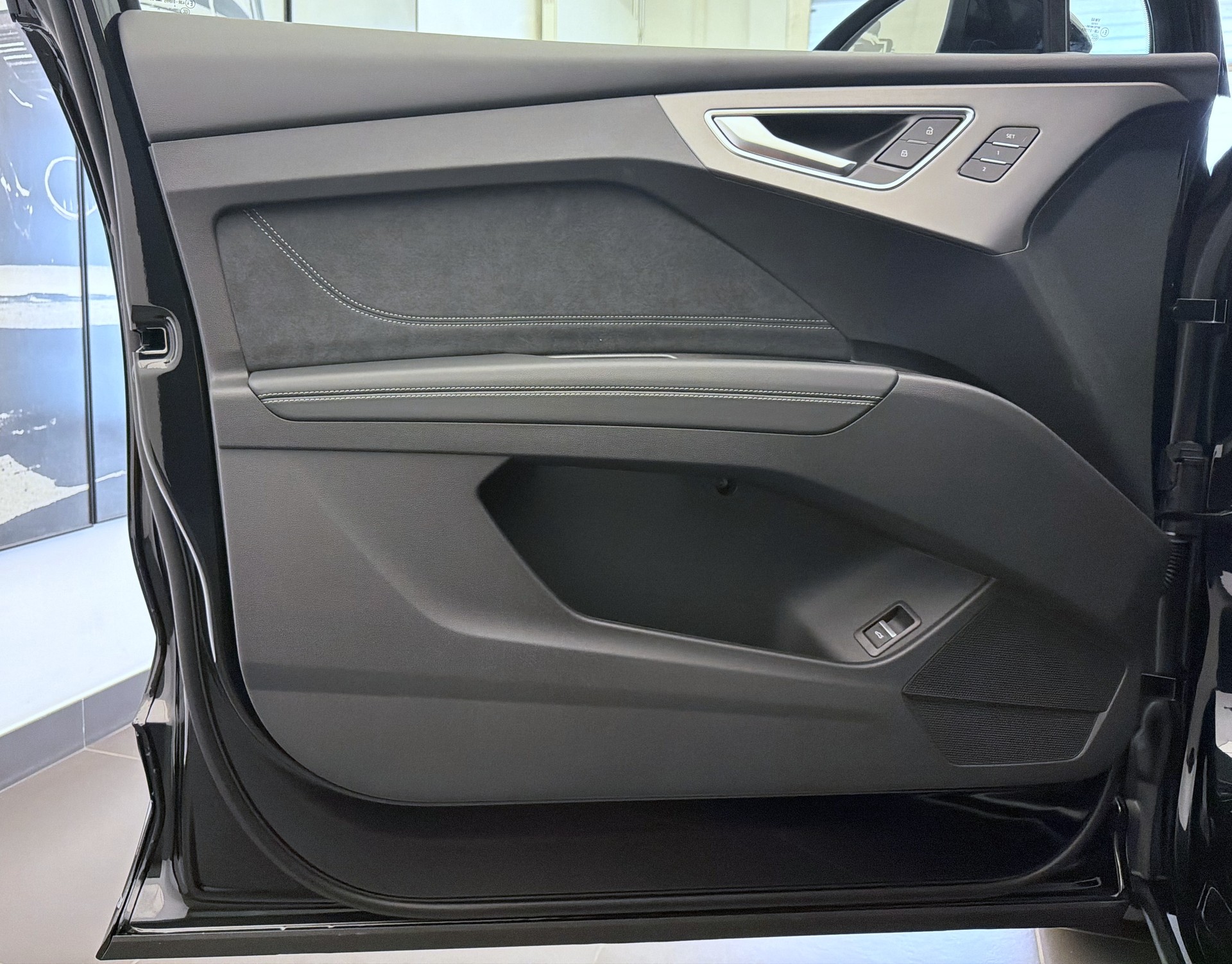 AUDI Q4 e-tron SUV quattro performance-image-3
