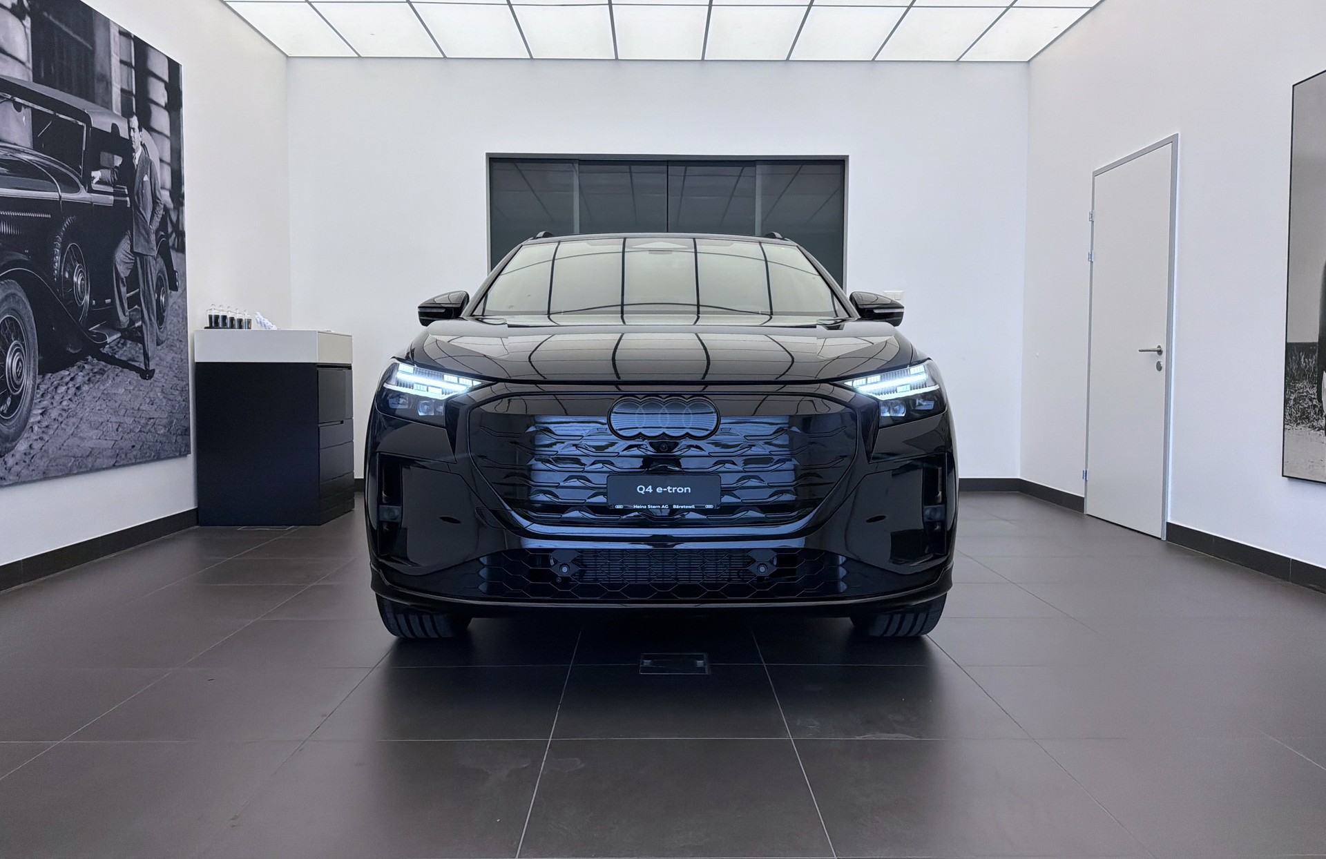 AUDI Q4 e-tron SUV quattro performance-image-1