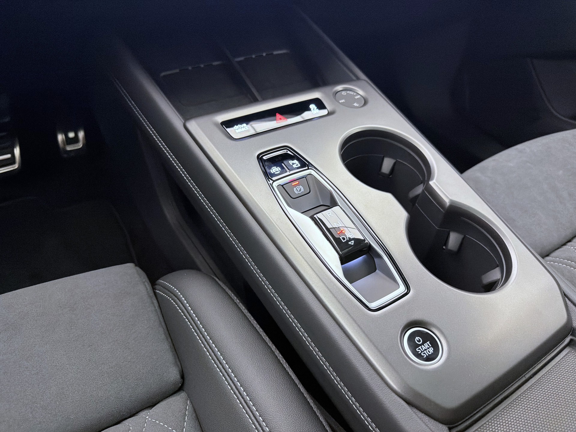 AUDI Q4 e-tron SUV quattro performance-image-13