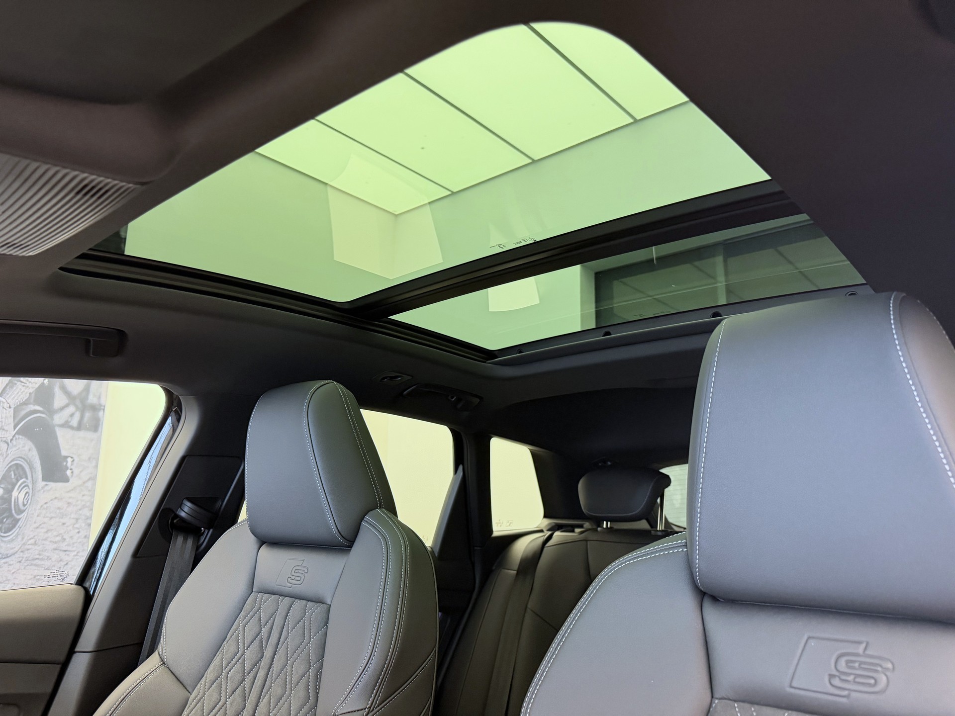 AUDI Q4 e-tron SUV quattro performance-image-19