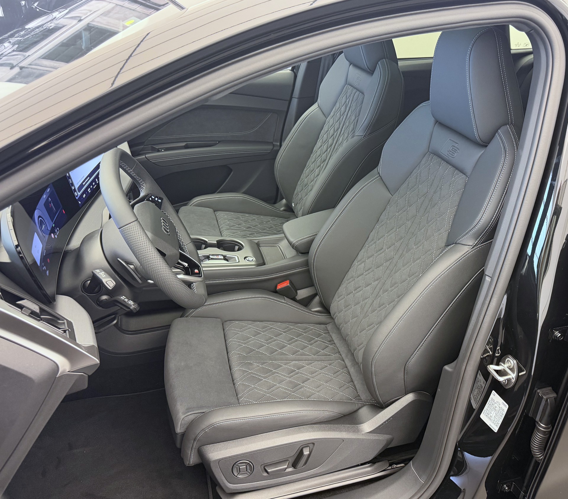 AUDI Q4 e-tron SUV quattro performance-image-5