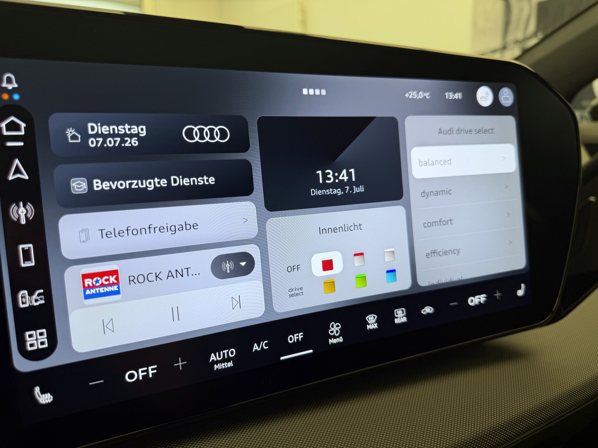 AUDI Q4 e-tron SUV quattro performance-image-14