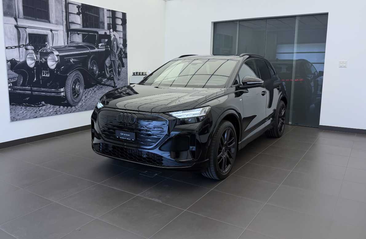 AUDI Q4 e-tron SUV quattro performance