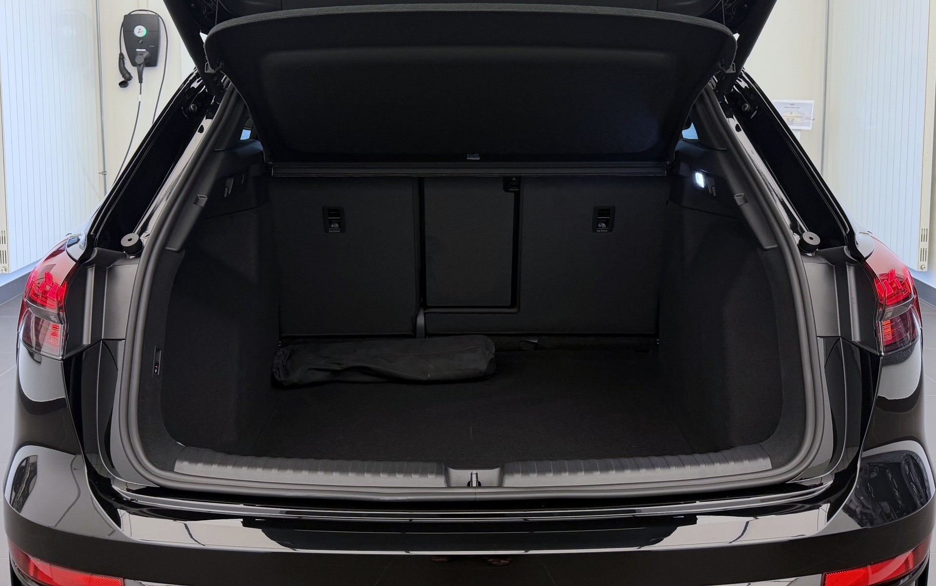 AUDI Q4 e-tron SUV quattro performance-image-22