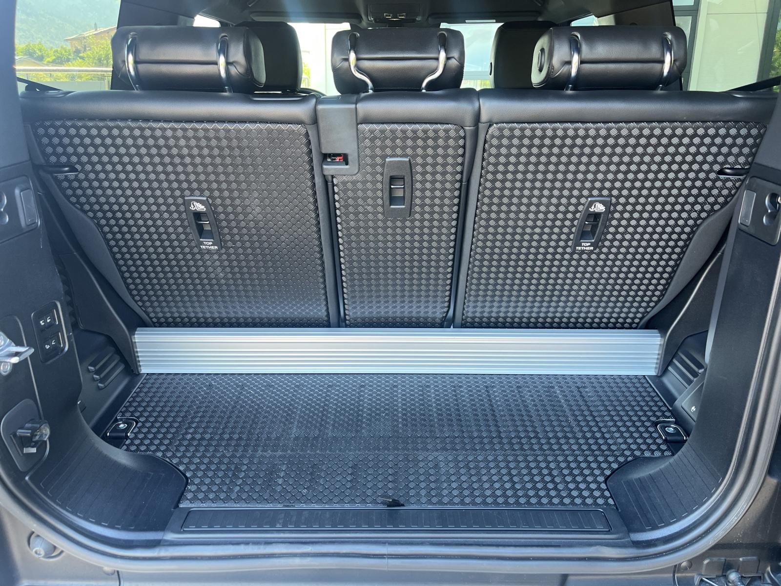 LAND ROVER Defender 90 3.0D I6 300 X-Dynamics SE AT8 (CH)-image-20