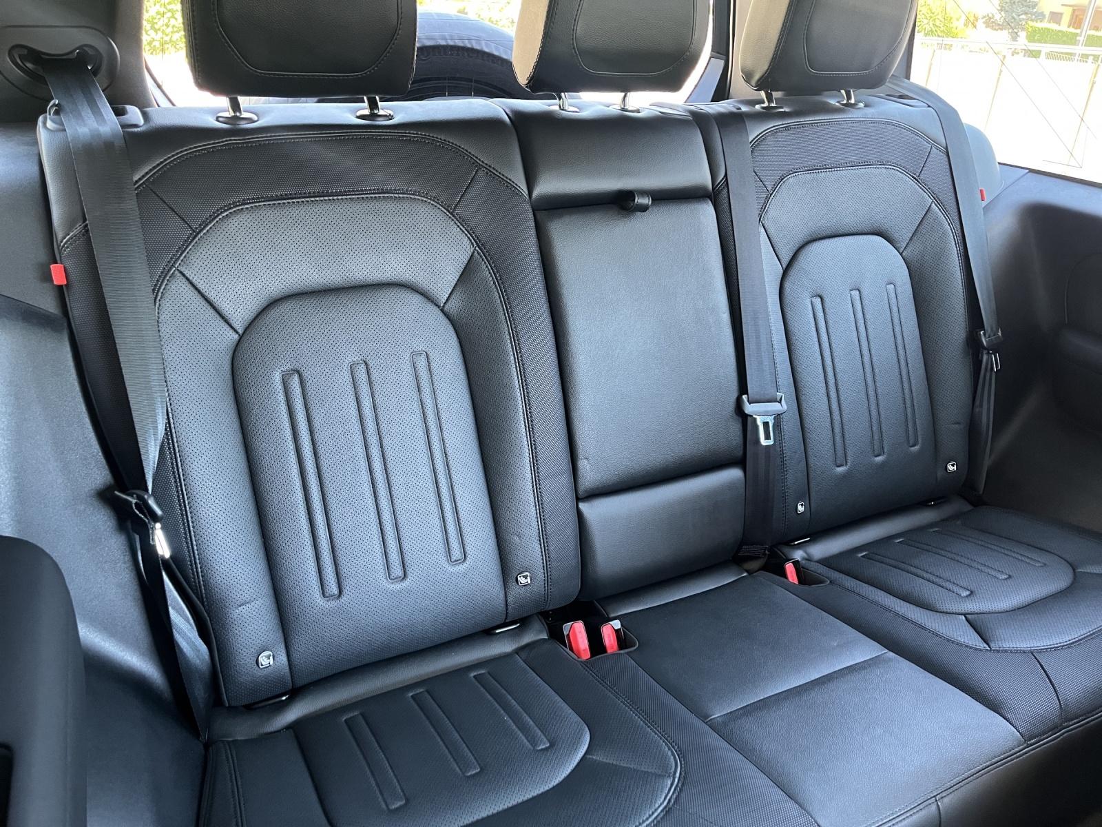 LAND ROVER Defender 90 3.0D I6 300 X-Dynamics SE AT8 (CH)-image-18