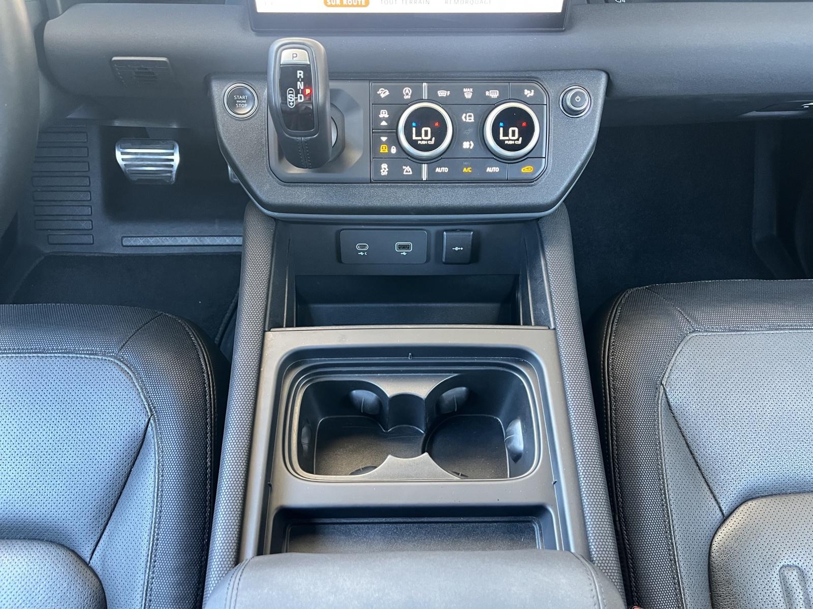 LAND ROVER Defender 90 3.0D I6 300 X-Dynamics SE AT8 (CH)-image-14