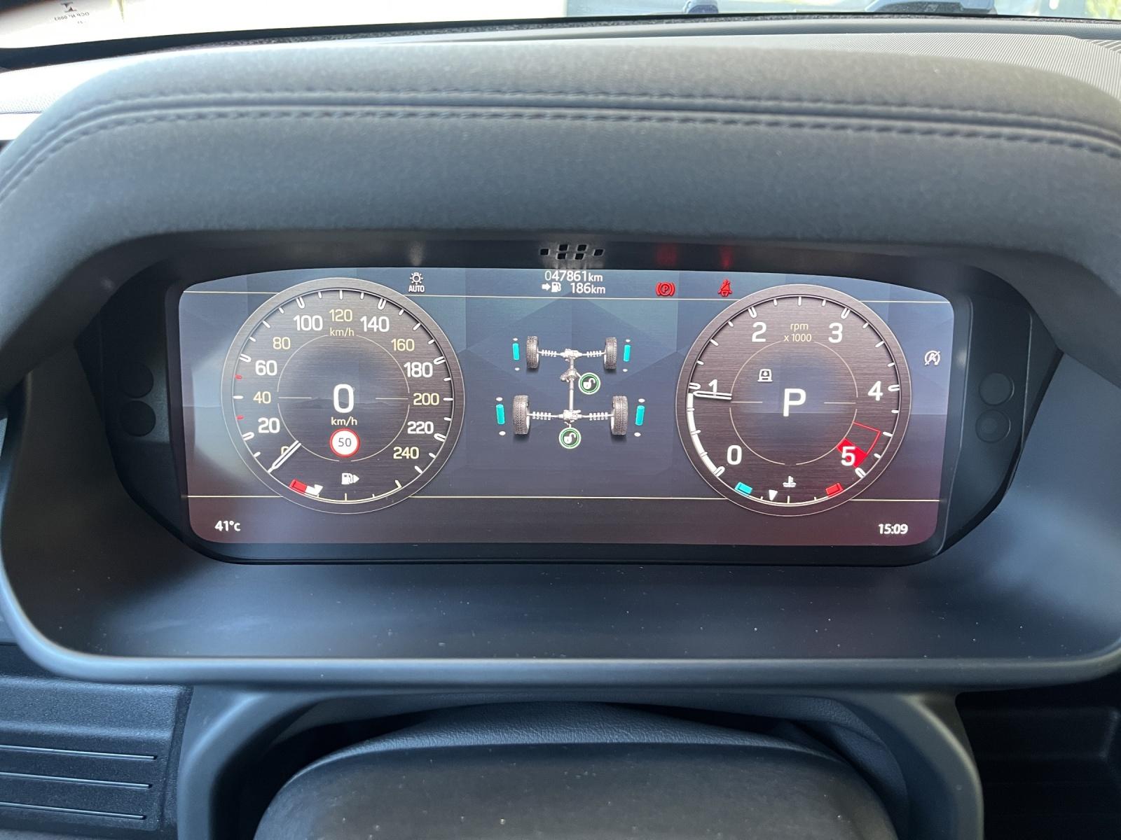 LAND ROVER Defender 90 3.0D I6 300 X-Dynamics SE AT8 (CH)-image-13