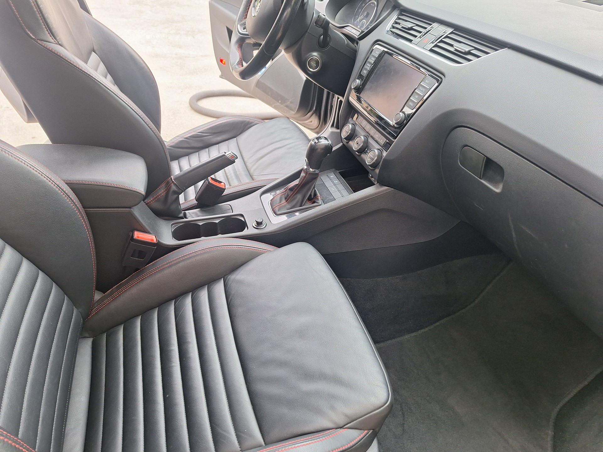 SKODA 2.0 TDI 184 RS 4x4 DSG-image-8