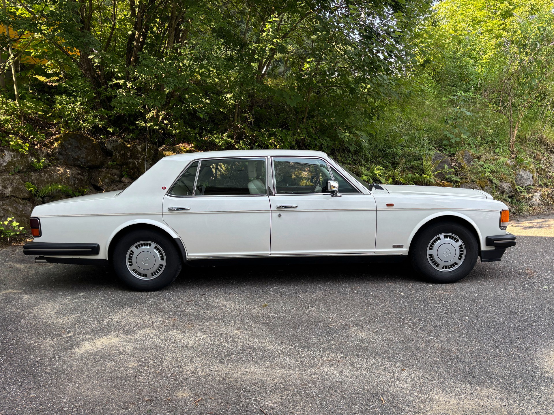 BENTLEY R LWB-image-0
