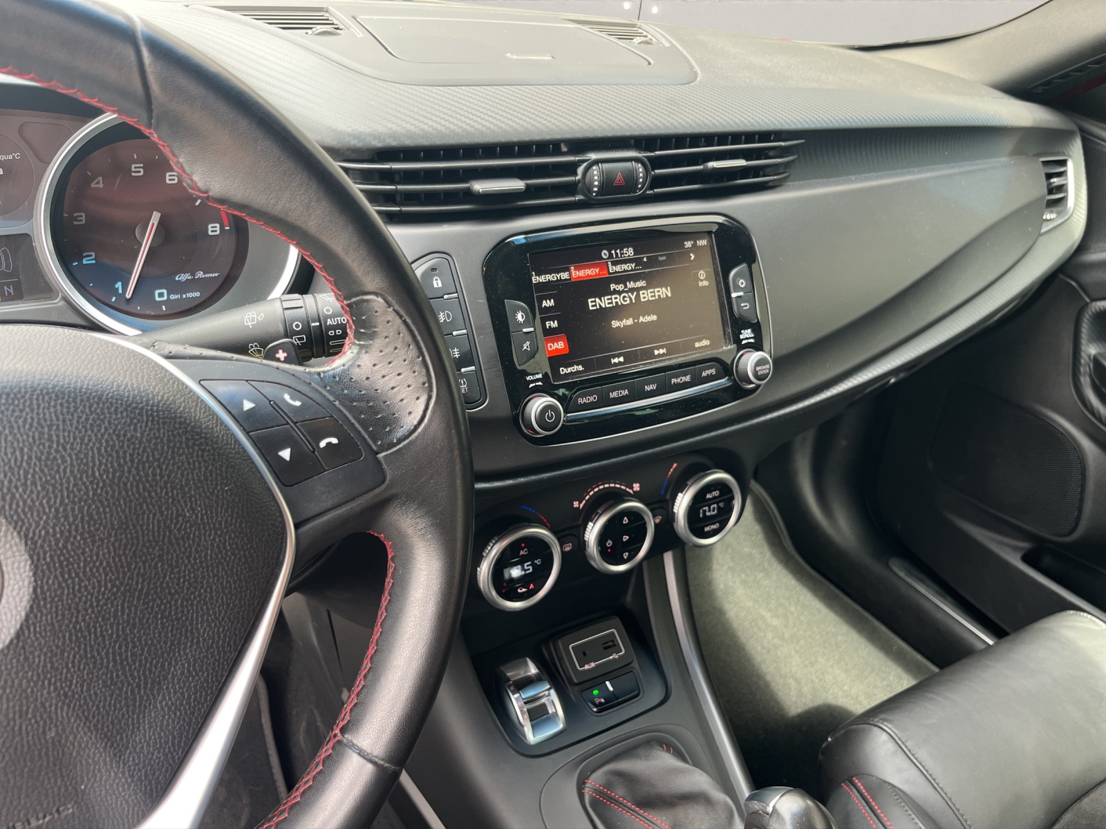 ALFA ROMEO Giulietta 1750 TBi Veloce TCT-image-15