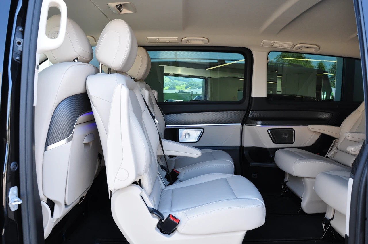 MERCEDES-BENZ V 300 d extralang 4Matic 9G-Tronic SWISS EDITION AMG Line-image-17