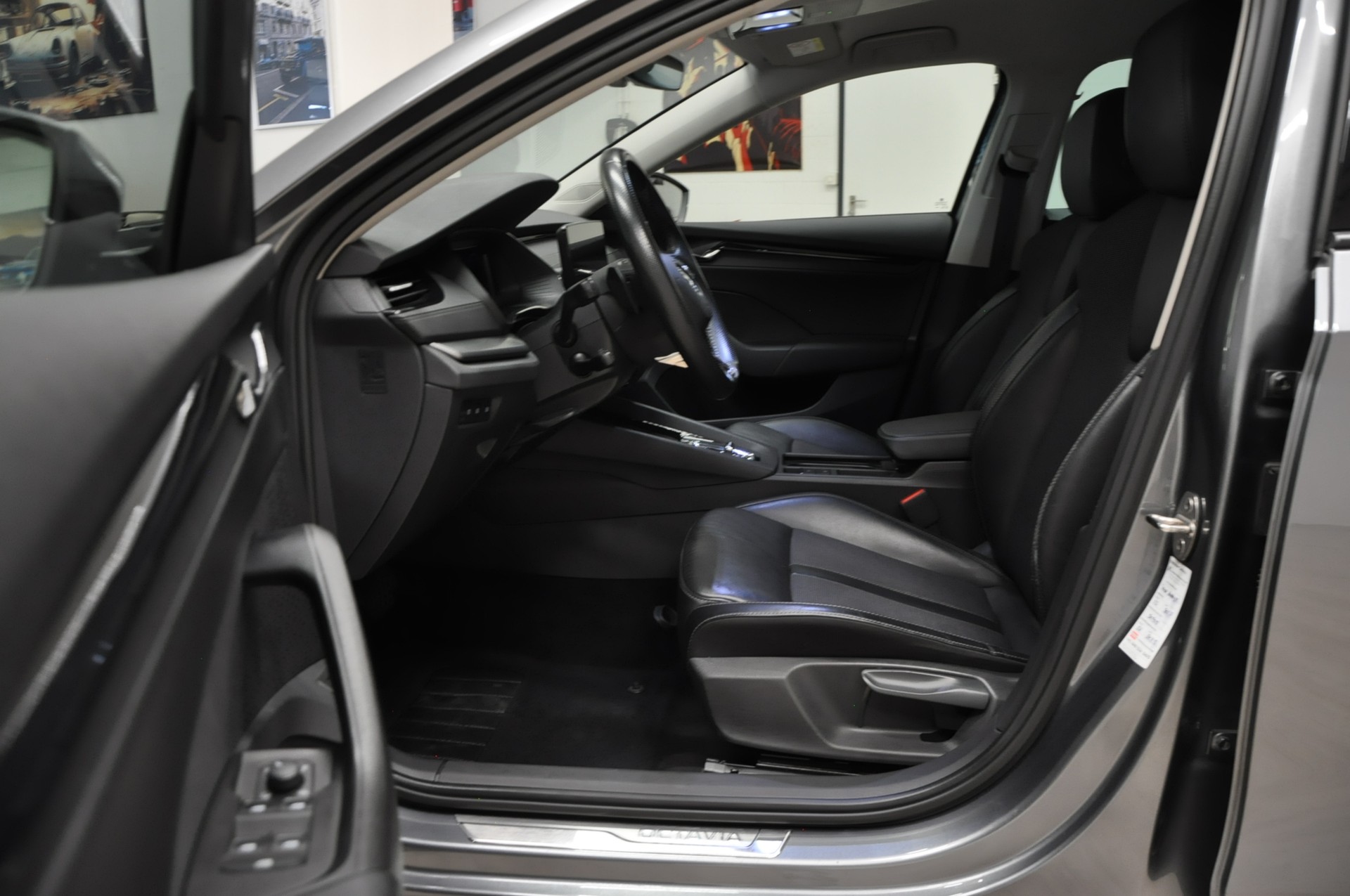 SKODA Octavia Combi 2.0 TDI DSG Ambition 4x4-image-7