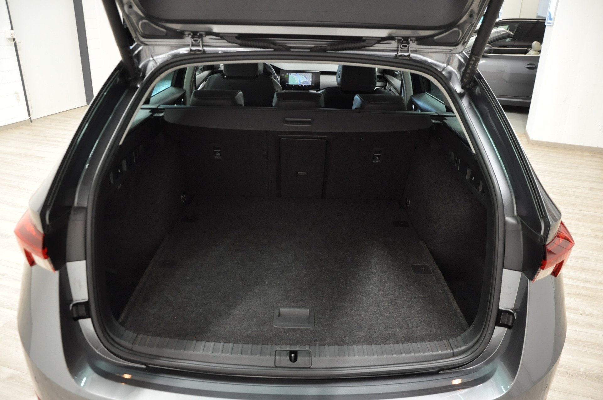 SKODA Octavia Combi 2.0 TDI DSG Ambition 4x4-image-21