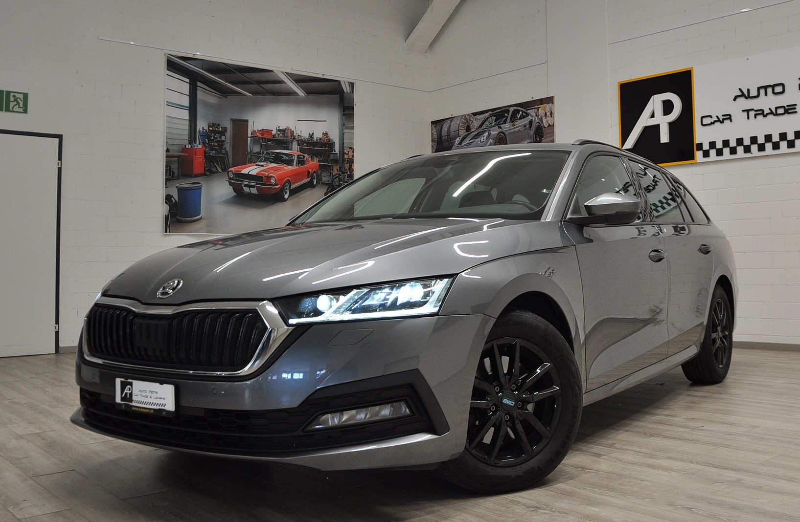 SKODA Octavia Combi 2.0 TDI DSG Ambition 4x4-image-1