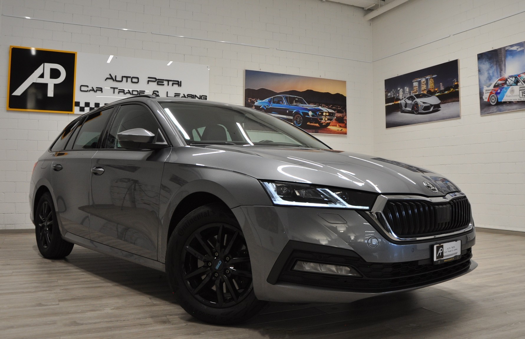 SKODA Octavia Combi 2.0 TDI DSG Ambition 4x4-image-0