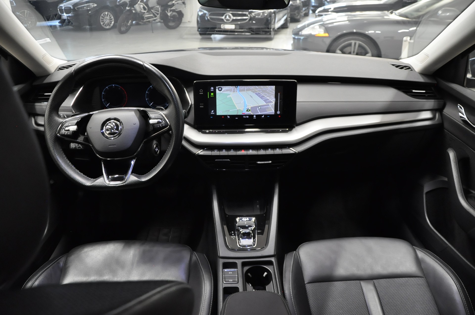 SKODA Octavia Combi 2.0 TDI DSG Ambition 4x4-image-15