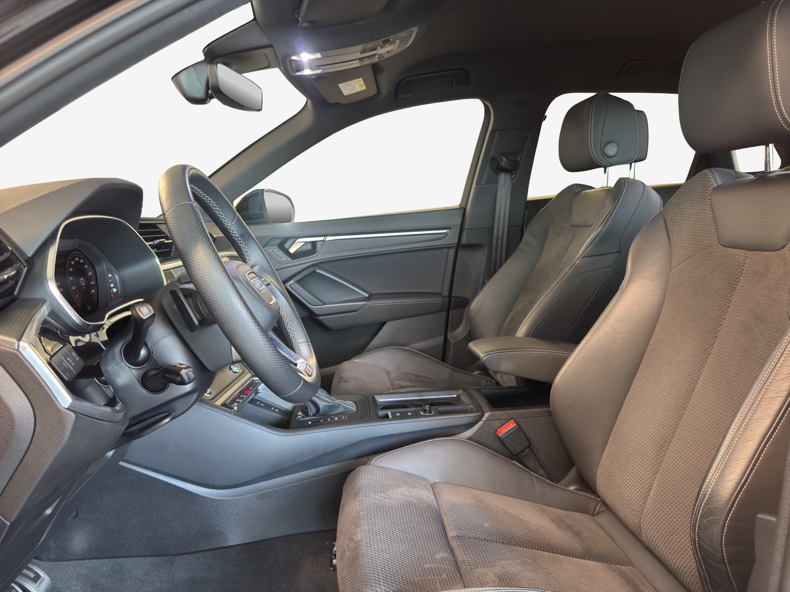 AUDI Q3 40 TFSI S line quattro S-tronic-image-7