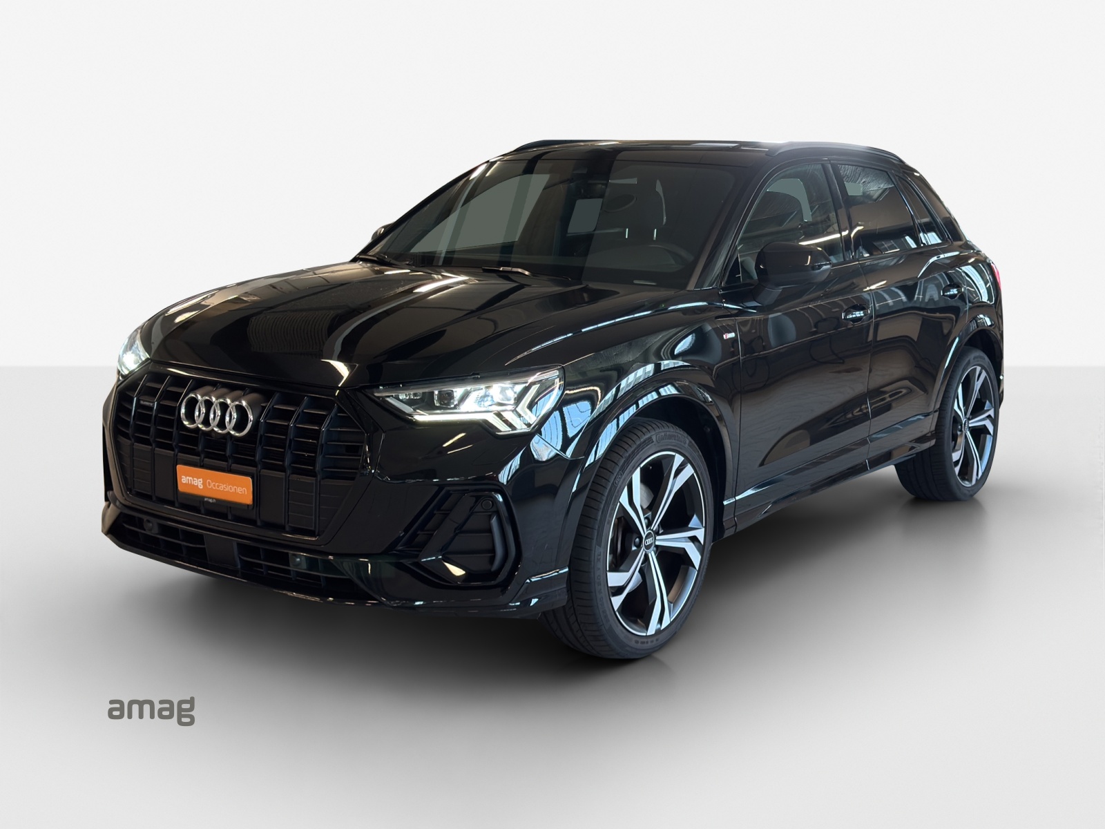 AUDI Q3 40 TFSI S line quattro S-tronic-image-0
