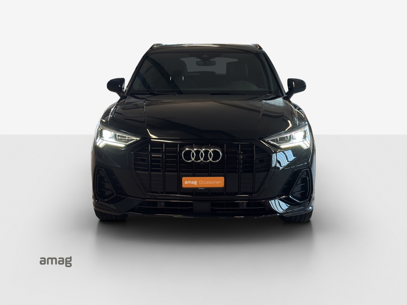 AUDI Q3 40 TFSI S line quattro S-tronic-image-6
