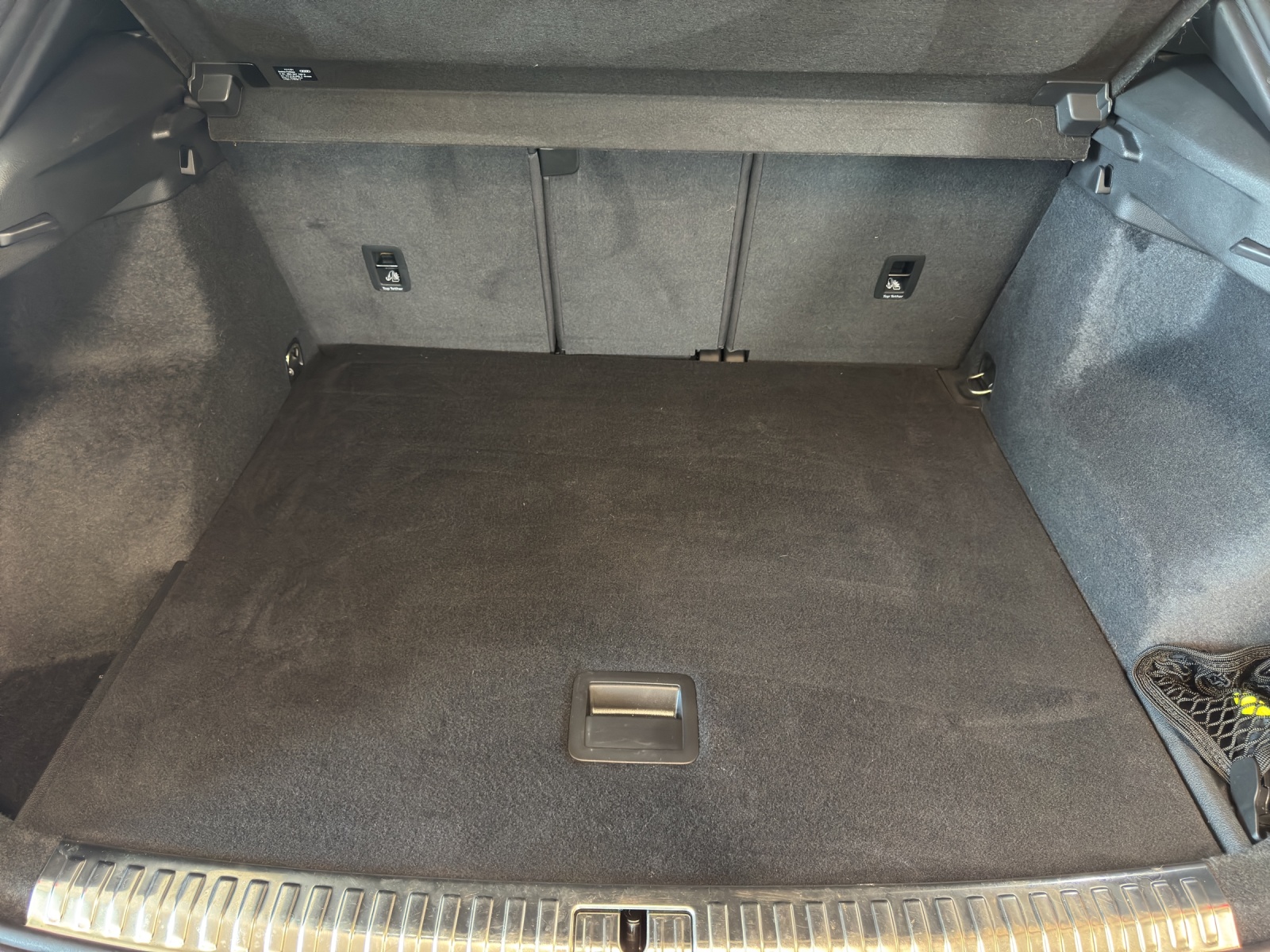 AUDI Q3 40 TFSI S line quattro S-tronic-image-12
