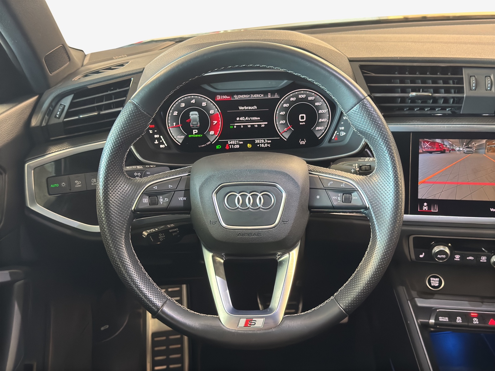 AUDI Q3 40 TFSI S line quattro S-tronic-image-9