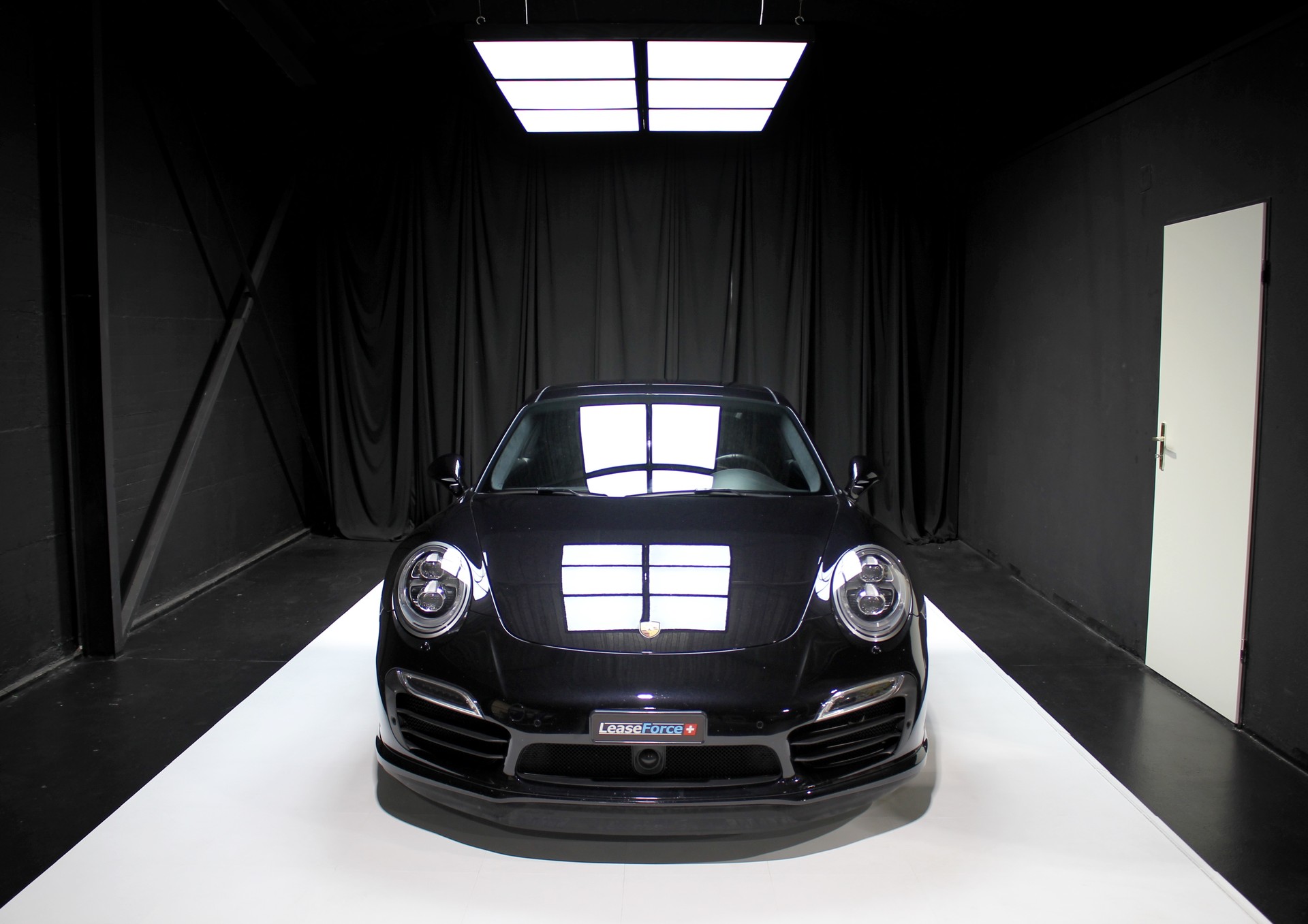 PORSCHE 911 Turbo S PDK-image-2