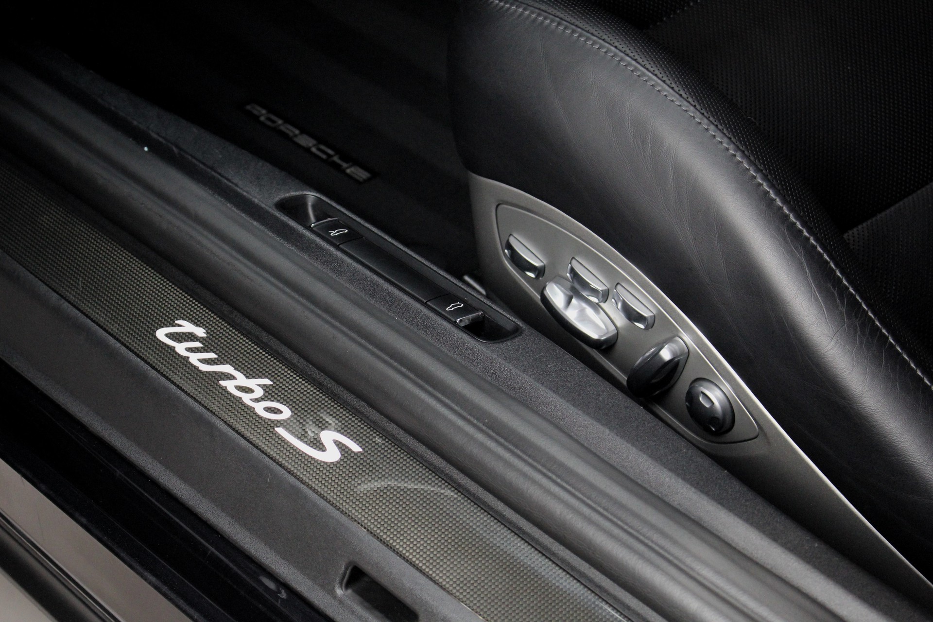PORSCHE 911 Turbo S PDK-image-12