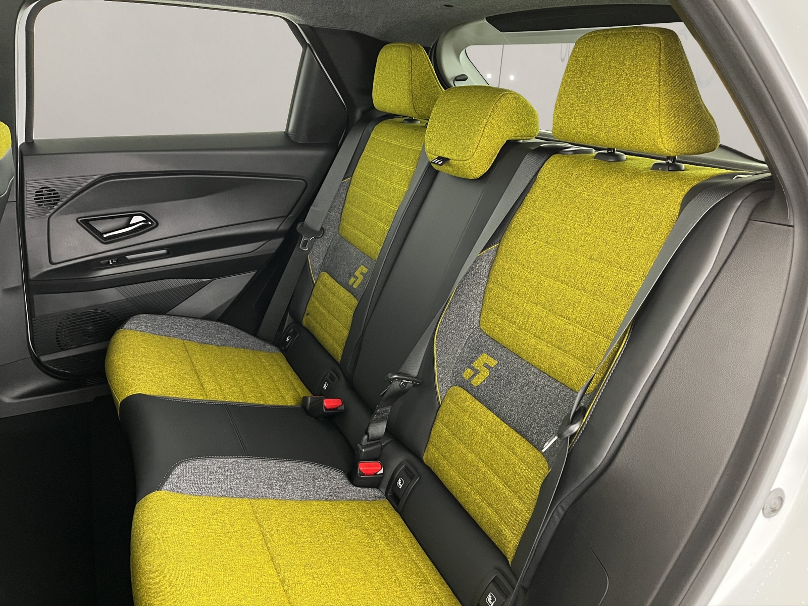 RENAULT R5 E-Tech Comfort Range iconic five-image-16