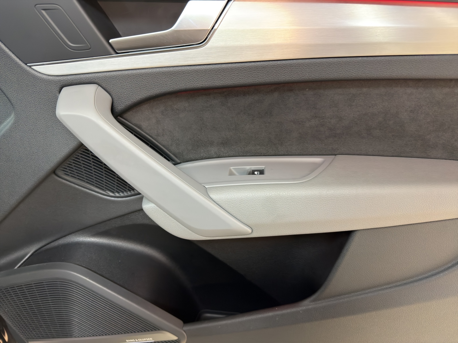 AUDI Q5 45 TFSI sport quattro-image-10
