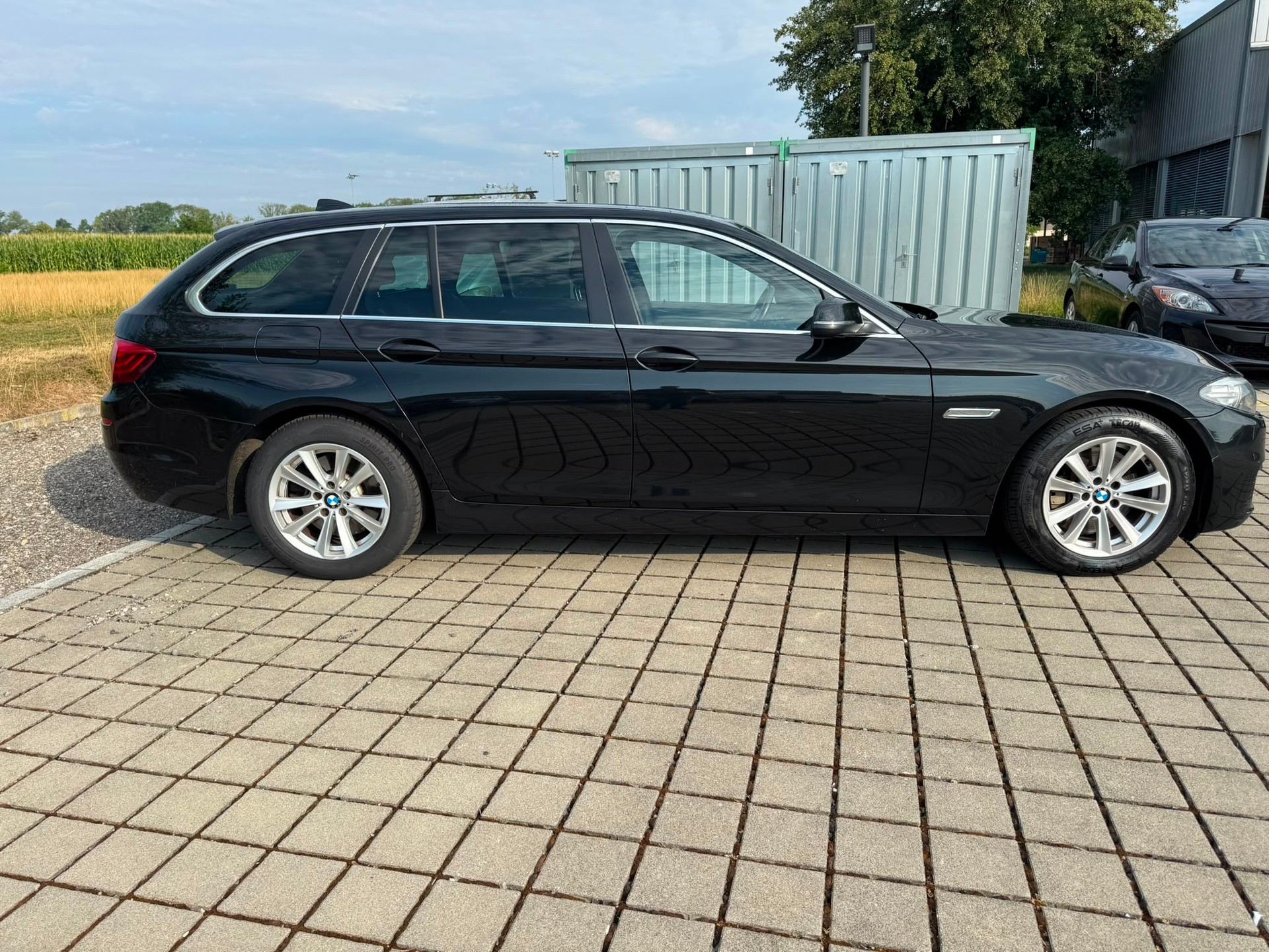 BMW 530d Touring xDrive Steptronic-image-4