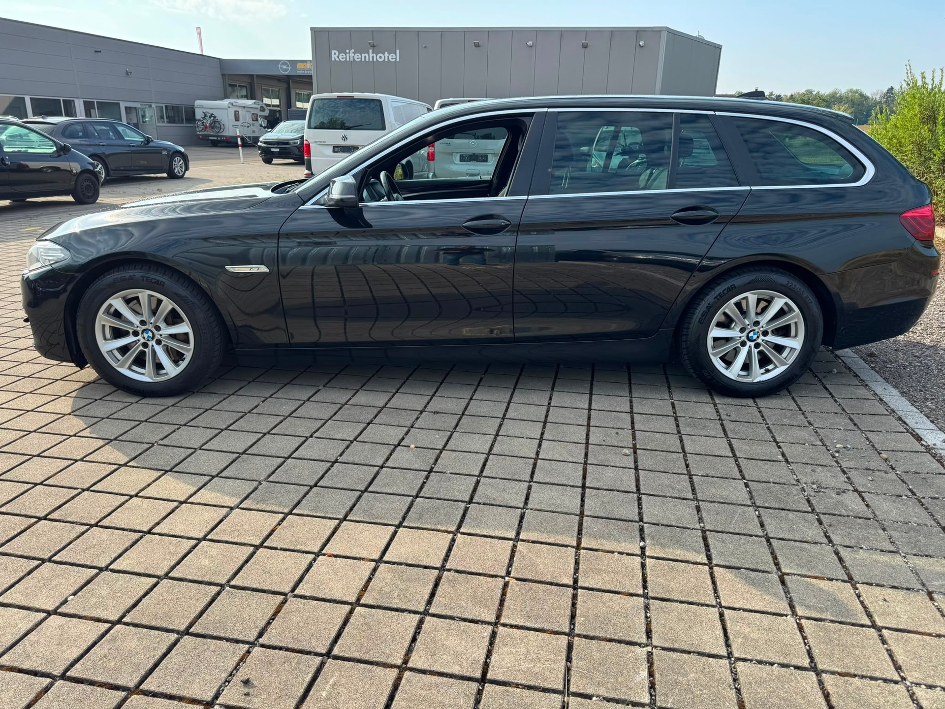 BMW 530d Touring xDrive Steptronic-image-3