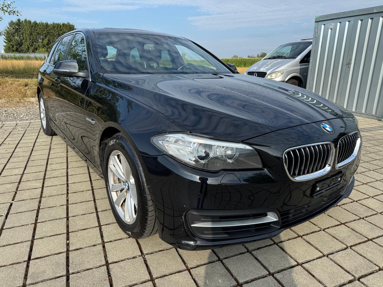 BMW 530d Touring xDrive Steptronic-image-2