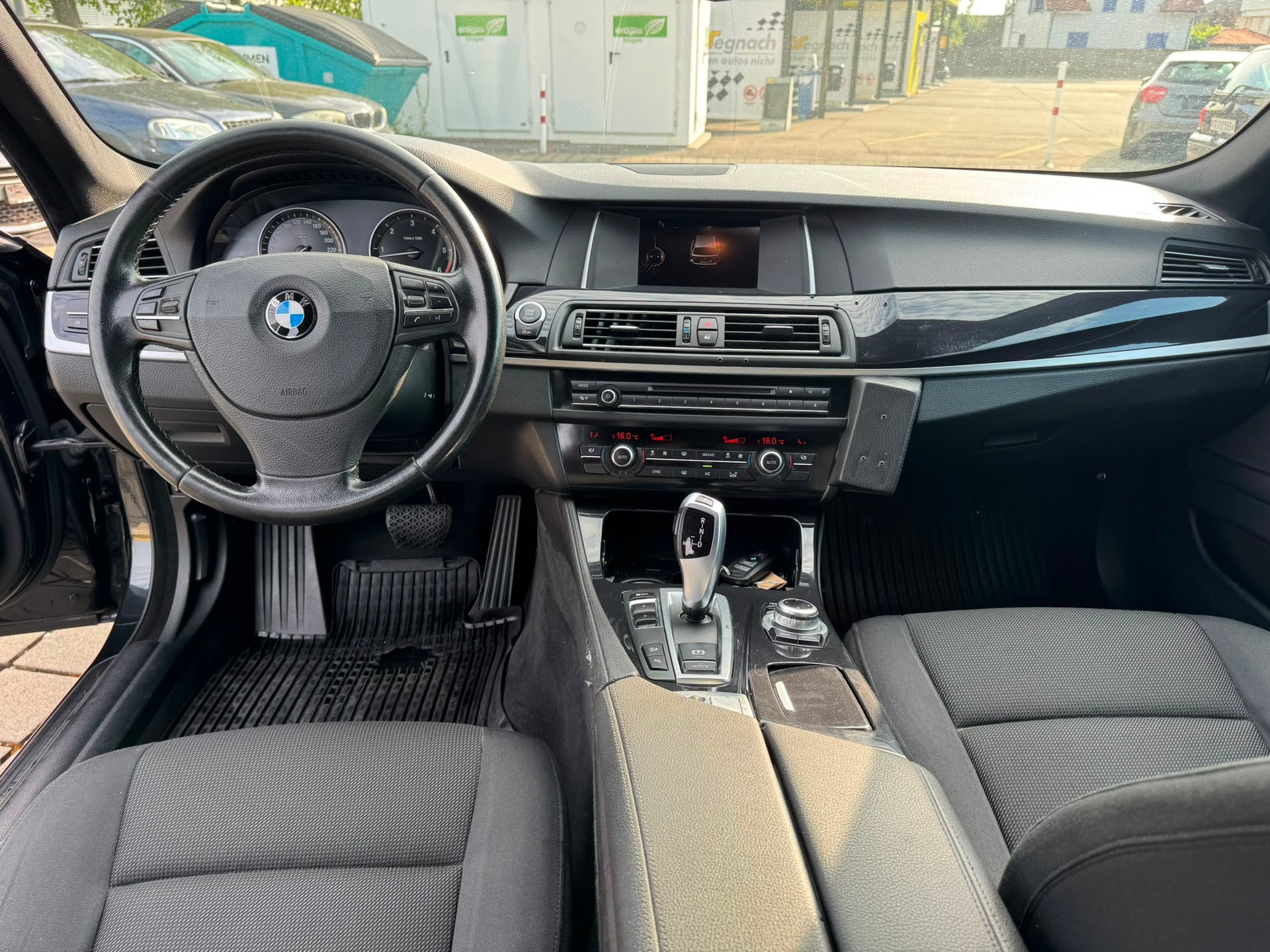 BMW 530d Touring xDrive Steptronic-image-8