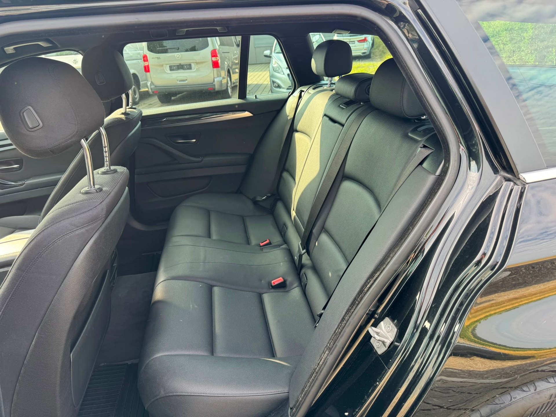 BMW 530d Touring xDrive Steptronic-image-13