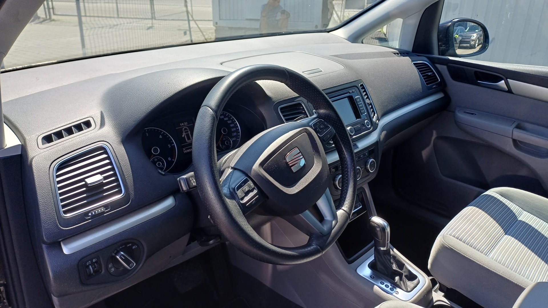 SEAT Alhambra 2.0 TDI Reference DSG 7 Plätze-image-8