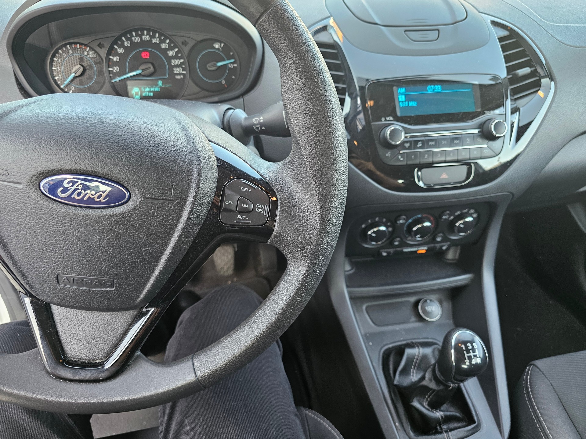 FORD KA+ 1.2 Ti-VCT Black Edition-image-10