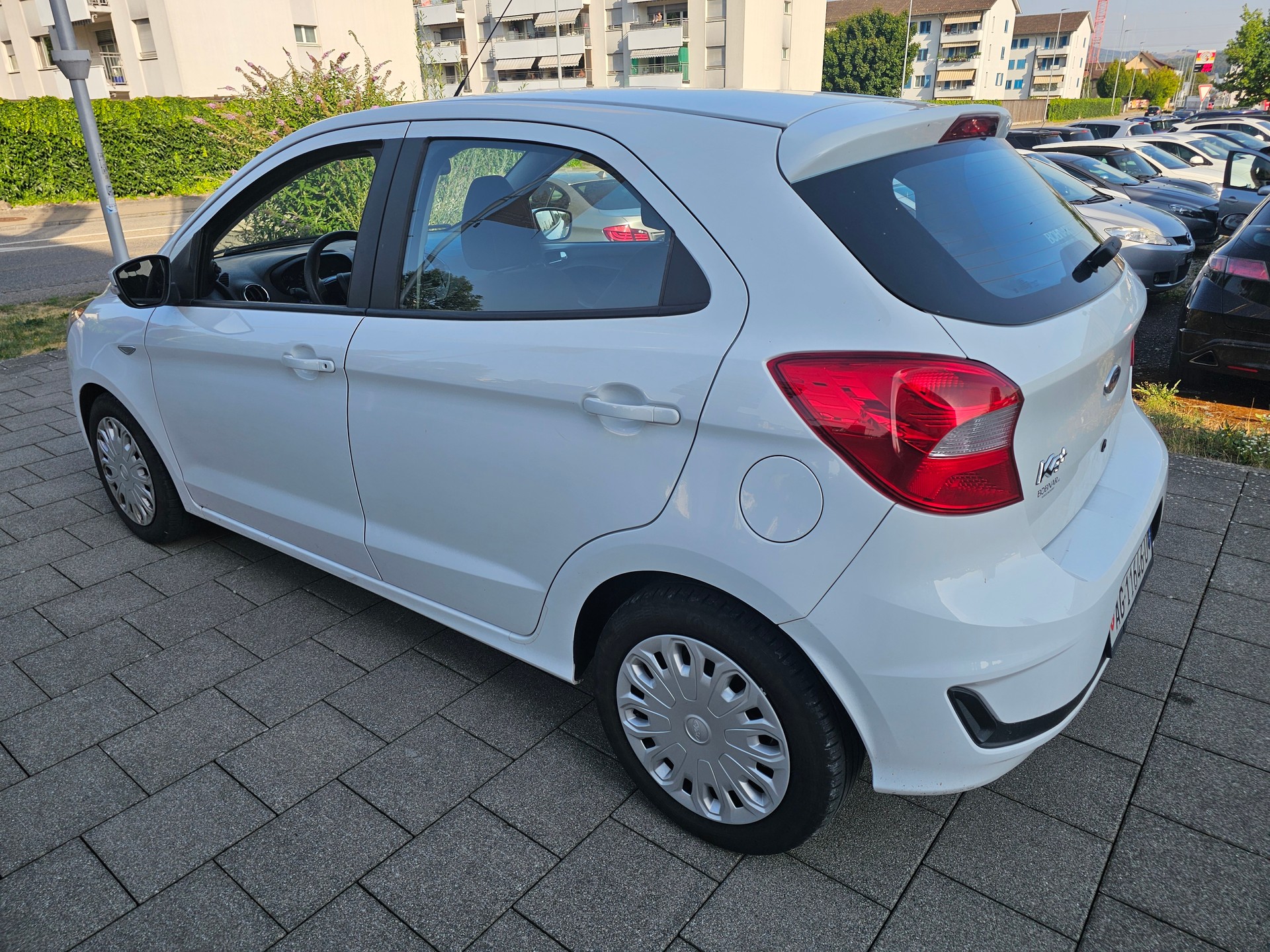 FORD KA+ 1.2 Ti-VCT Black Edition-image-4